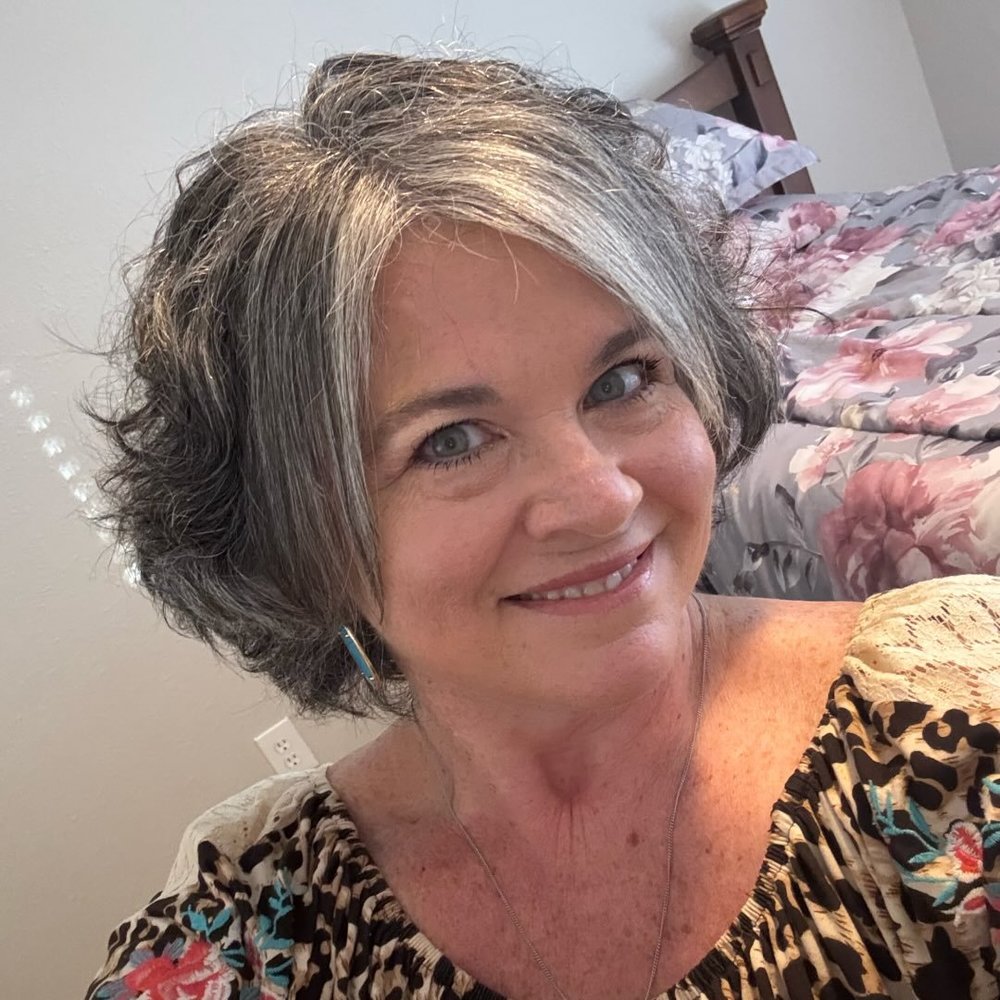 Meet your Posher, Dena